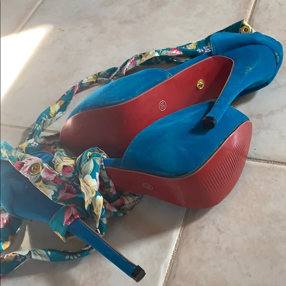 Beautiful ankle wrap PUMPS - Picture 4 of 5